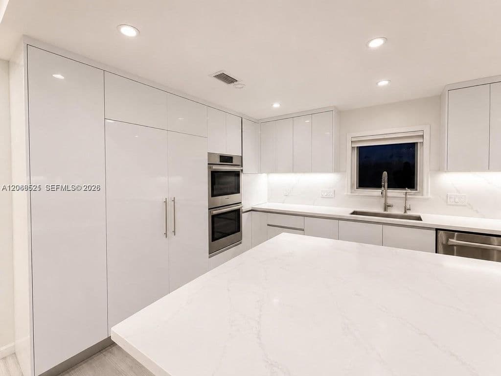5+1 Müstakil ev — 2616 Oakbrook Ct