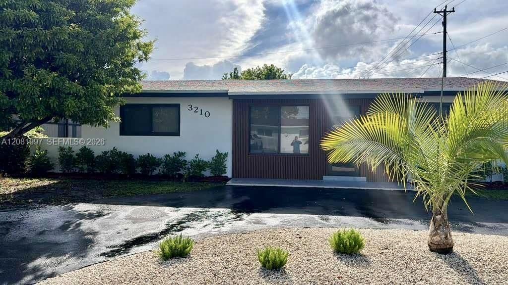 3+1 Mülk — 3210 SW 94th Ct
