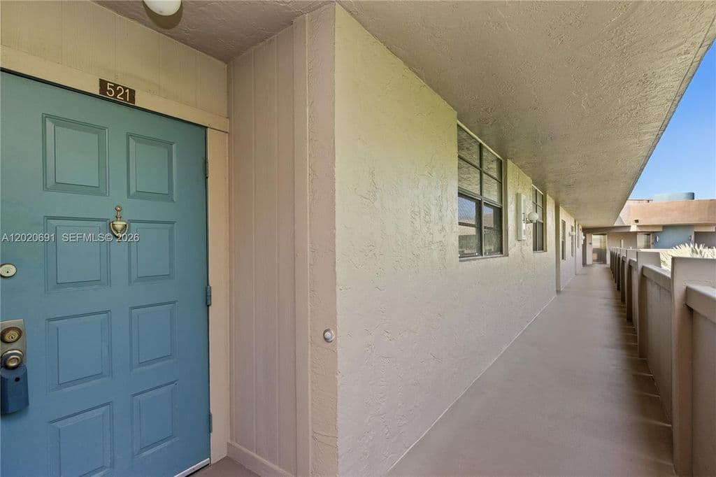 2+1 Condo — 901 Colony Point Cir APT 521