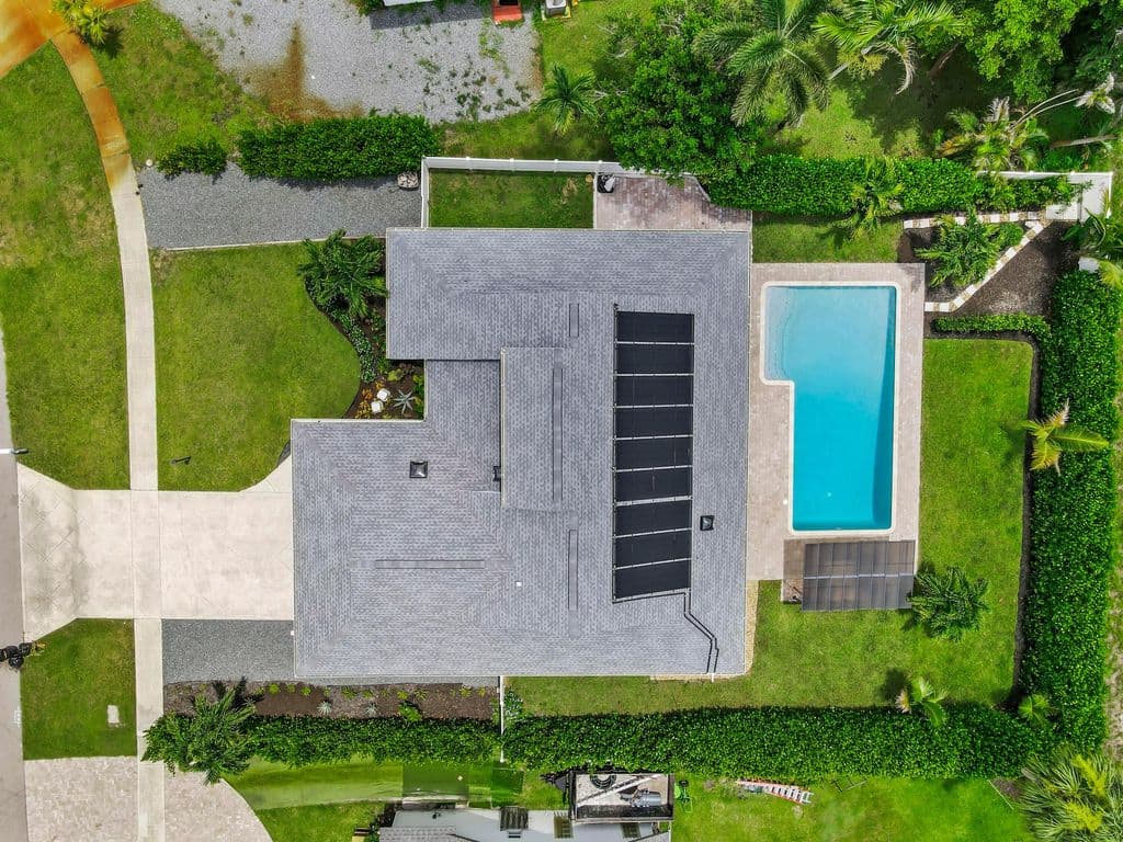 4-bedroom Single-Family Home — 1102 Kriss Lane
