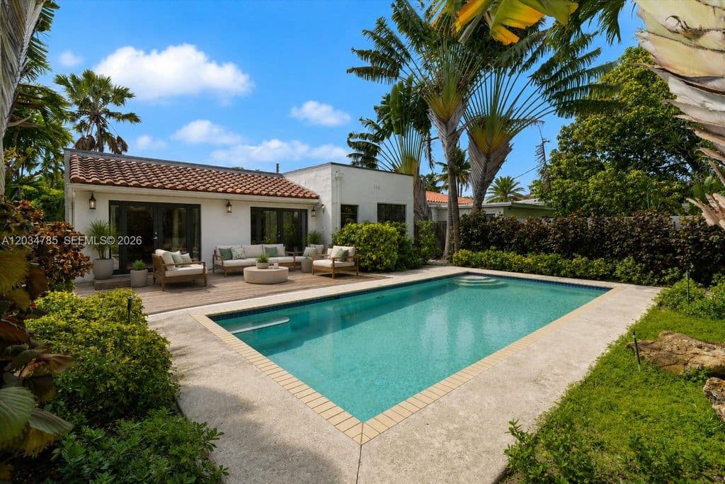 4-bedroom Single-Family Home — 4531 Sheridan Ave