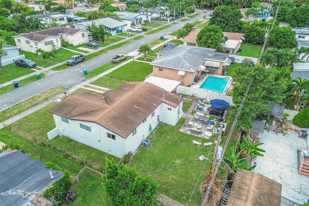 3+1 Müstakil ev — 7901 SW 22nd St