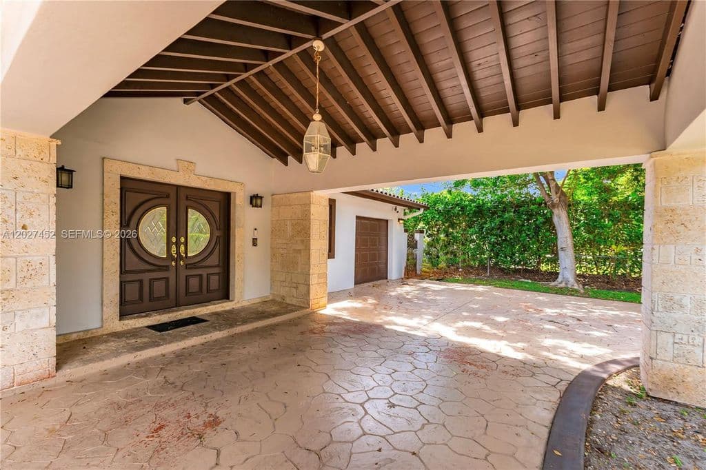 5+1 Müstakil ev — 6284 SW 26th St
