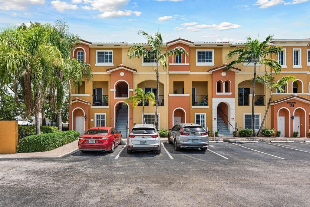 2+1 Mülk — 131 NW 2nd Avenue #3