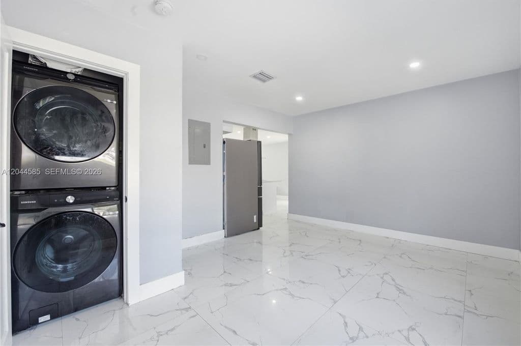 3+1 Müstakil ev — 12475 NW 10th Ave