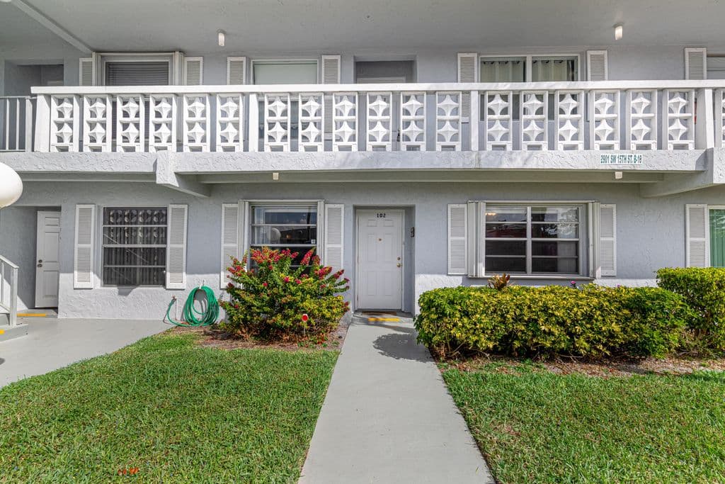 2+1 Condo — 2901 SW 15th Street #102