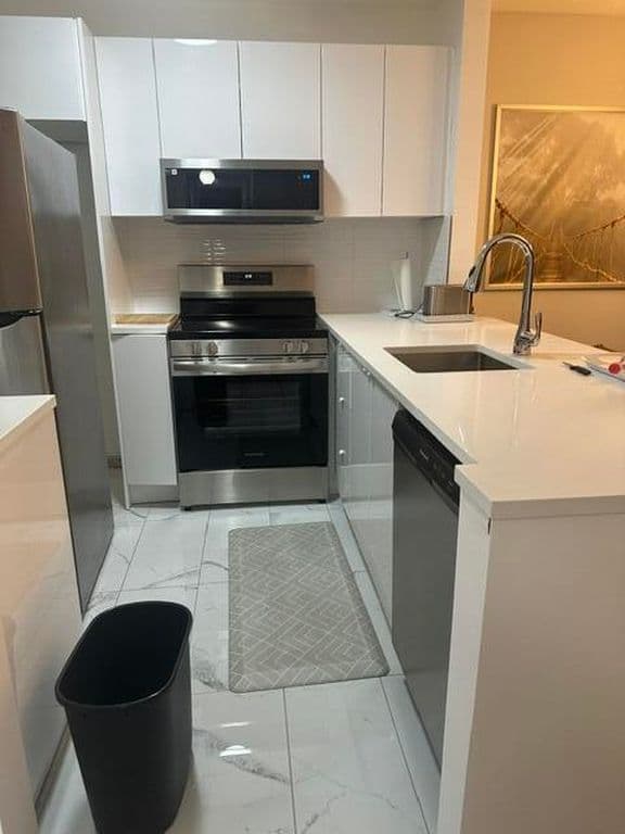 1-bedroom Condo — 4411 NW 16th Street #F109