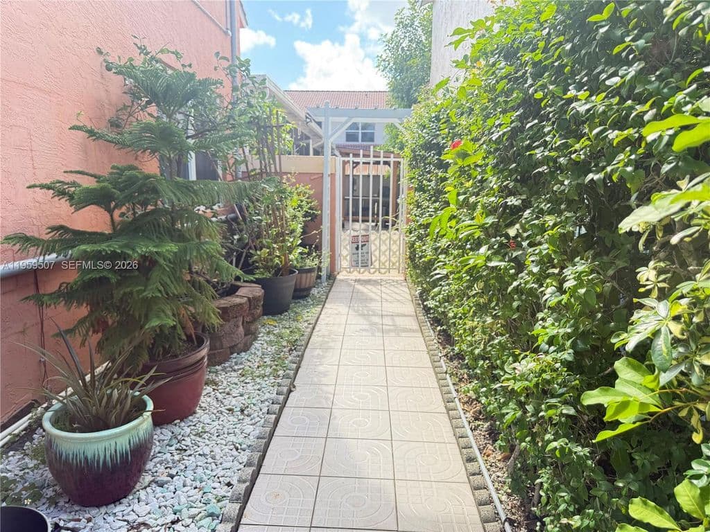 3+1 Müstakil ev — 5320 NW 190th St