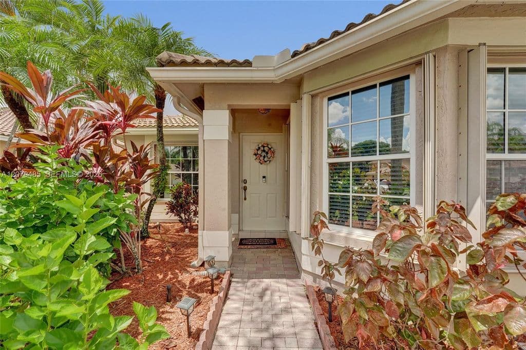 3+1 Müstakil ev — 774 SW 120th Ave