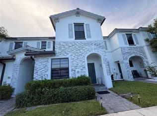 3+1 Townhouse — 18324 SW 148th Rd, Miami, 33187