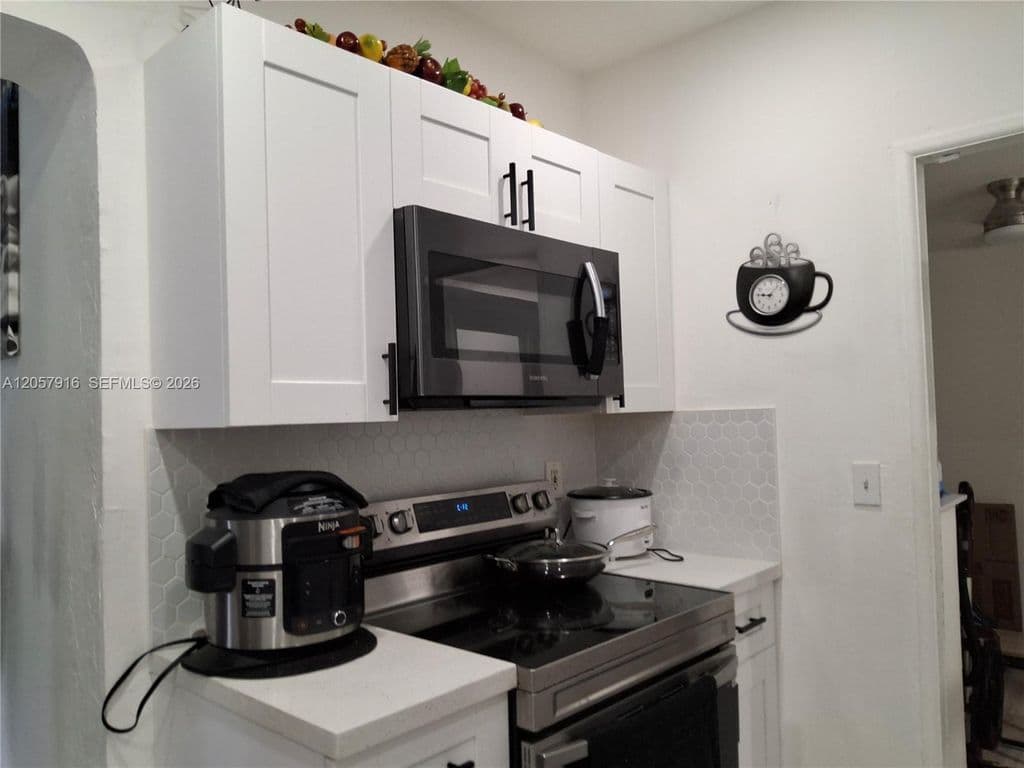 4+1 Müstakil ev — 18045 NW 2nd Pl