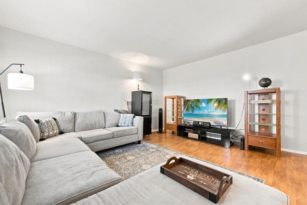 2-bedroom Condo — 651 PINE Drive #309