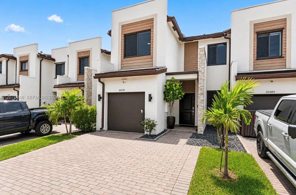 3+1 Müstakil ev — 20576 NE 5th Pl