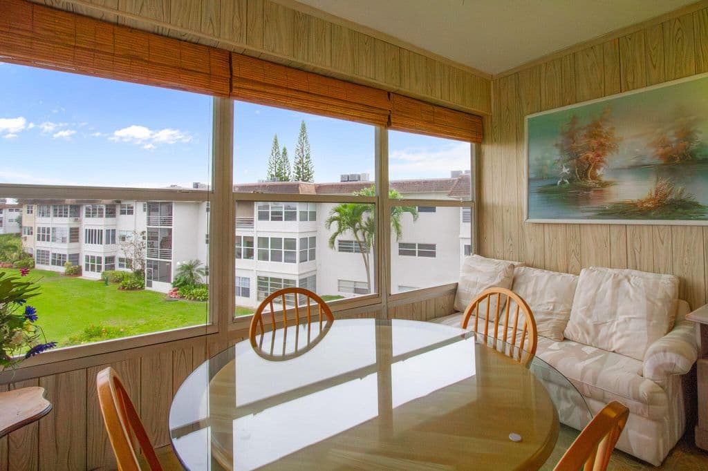 2-bedroom Condo — 3500 NW 48th #615