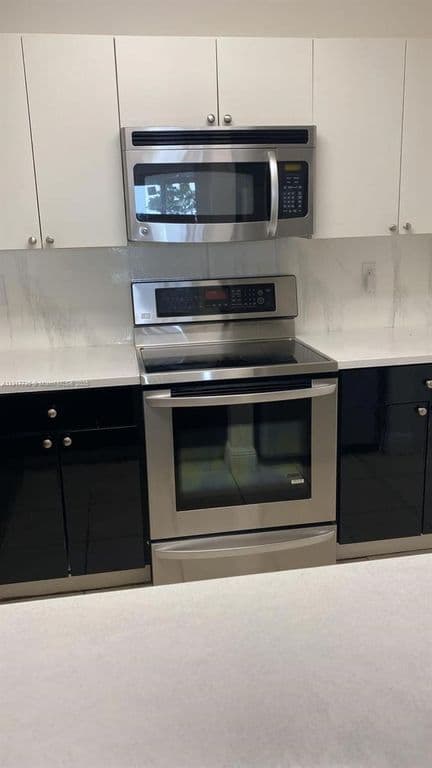 2-bedroom Condo — 6930 Miami Gardens Dr APT 1-410