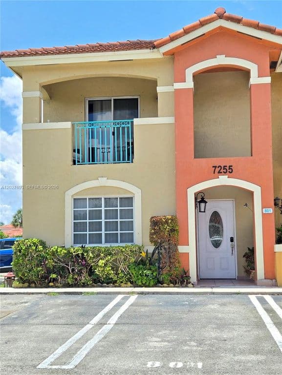 3+1 Mülk — 7255 NW 173rd Dr APT 801-8