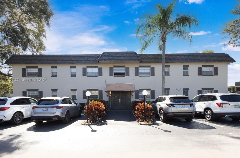2-bedroom Condo — 5661 SW 2nd Ct APT 101