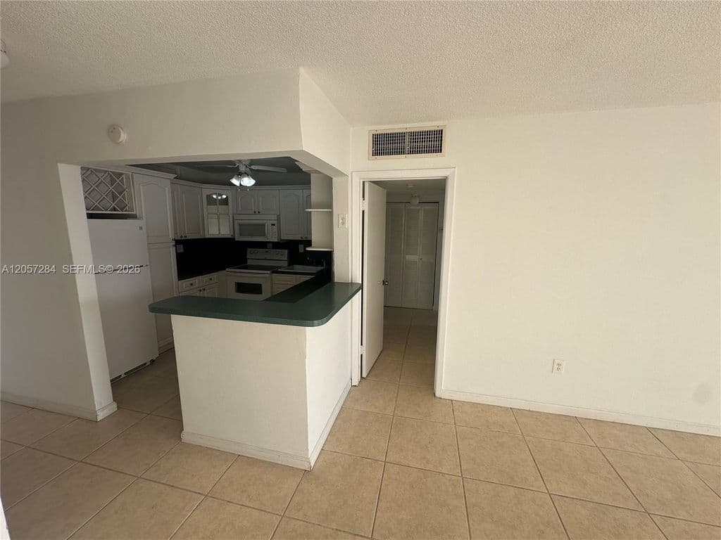 1-bedroom Condo — 12590 NE 16th Ave APT 509