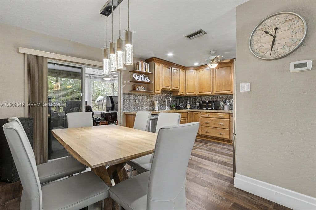 2+1 Müstakil ev — 4871 NW 13th Ave