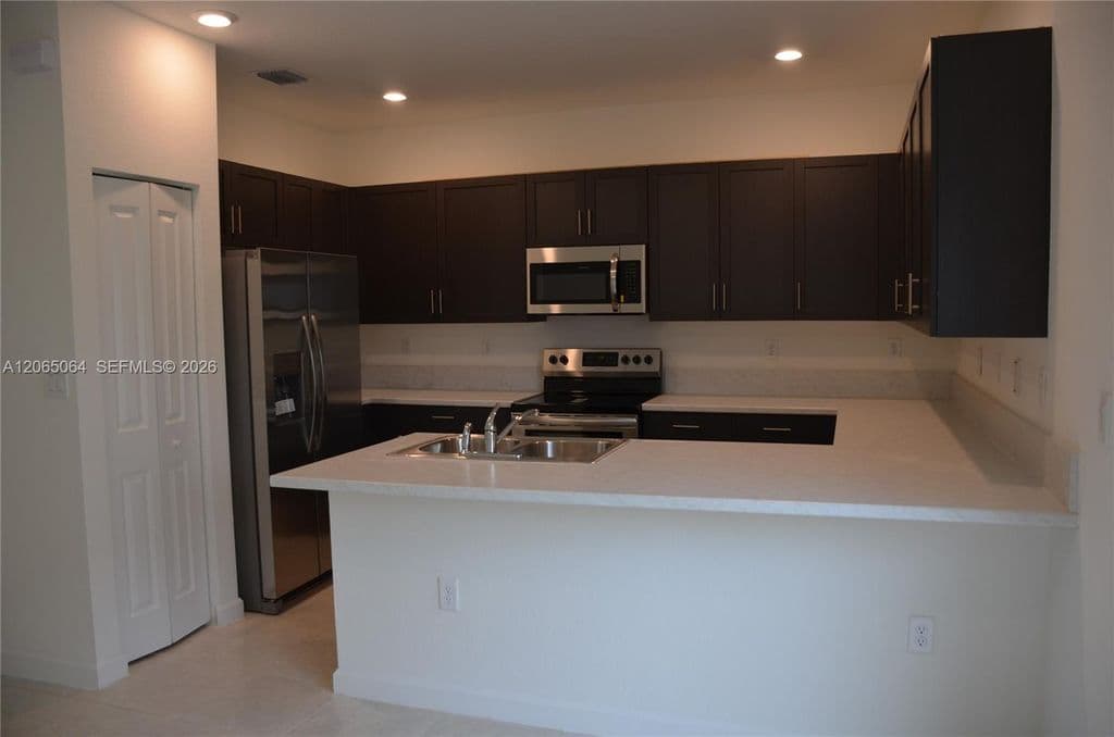 3-bedroom Property — 1801 SE 27th Ter