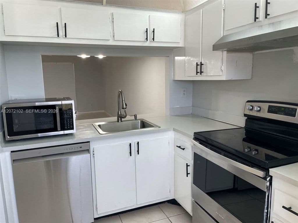 2-bedroom Condo — 2711 NW 104th Ave APT 404