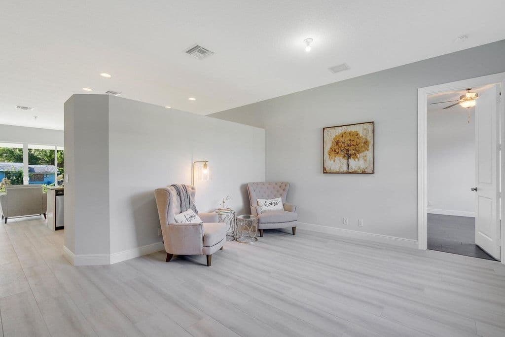 4-bedroom Single-Family Home — 13464 72nd Court N