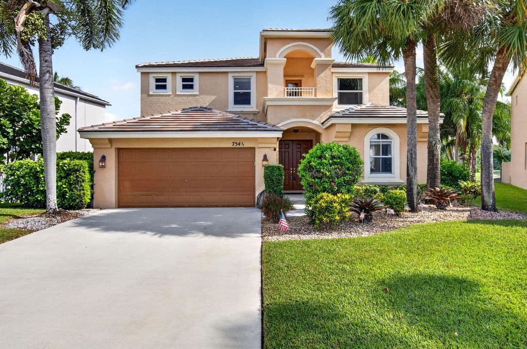 5-bedroom Single-Family Home — 7541 DOWNWINDS Lane
