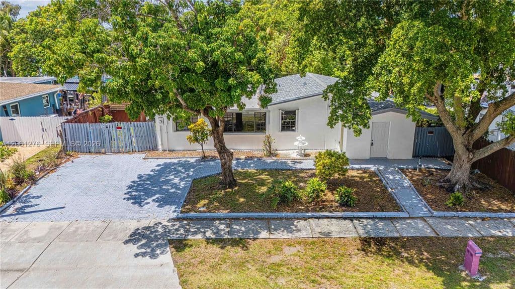 5+1 Müstakil ev — 4011 SW 32nd St