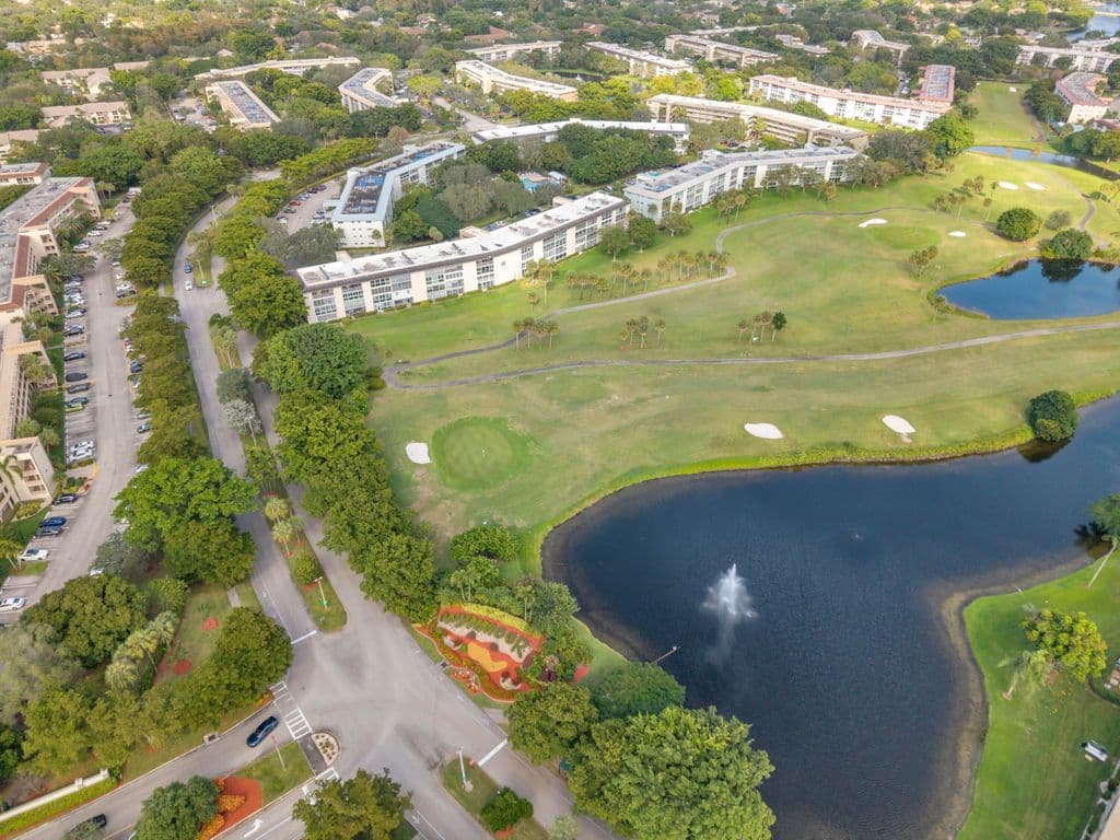 2-bedroom Condo — 3003 PORTOFINO Isle #K1