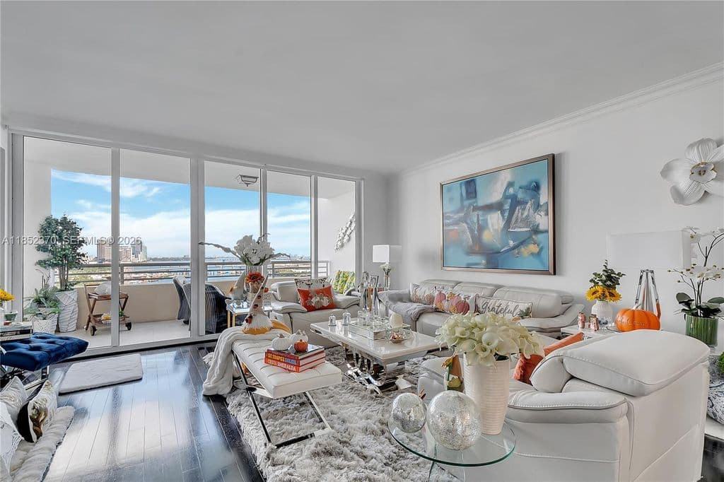 3-bedroom Condo — 848 Brickell Key Dr APT 1906