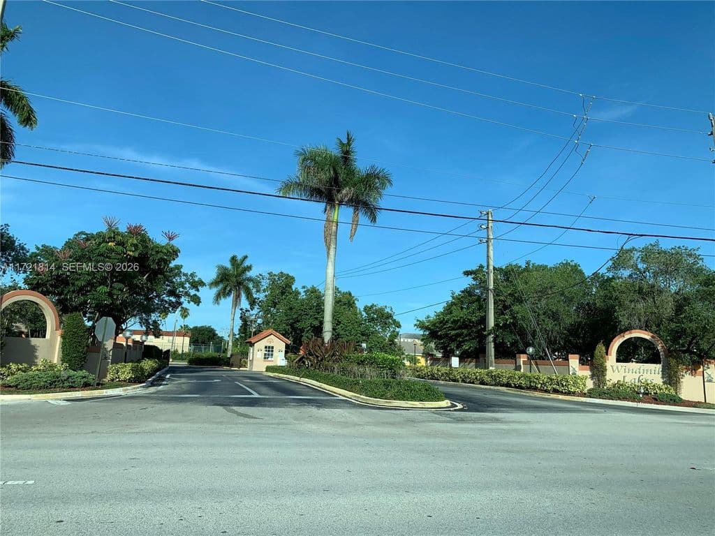 2-bedroom Condo — 8710 SW 3rd St APT 104