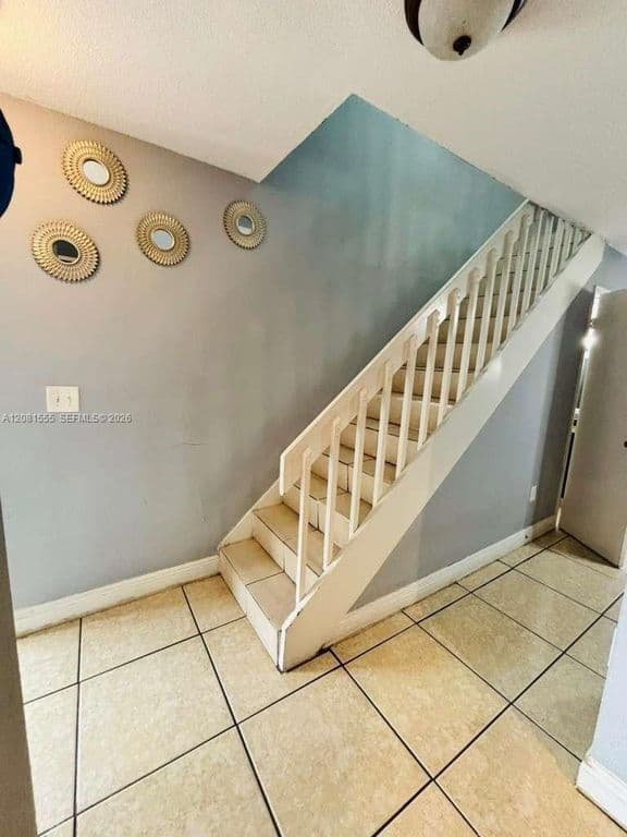 2+1 Condo — 2778 W 60th St #45