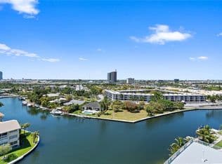 2+1 Condo — 437 Golden Isles Dr APT 11J, Hallandale, 33009