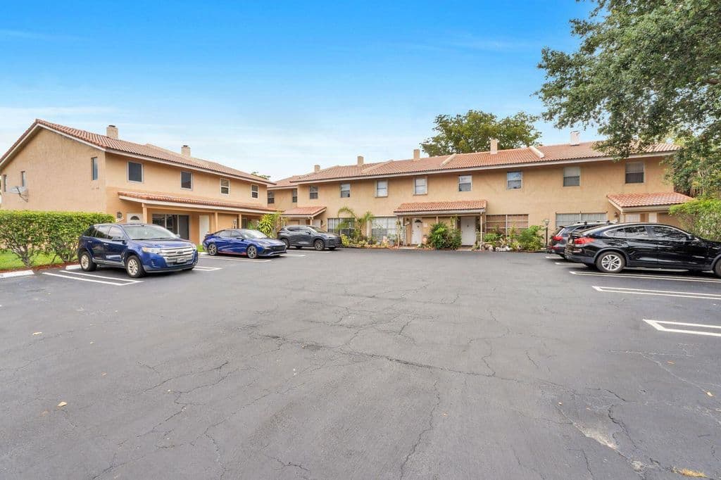3+1 Mülk — 4295 Coral Springs Drive #3c