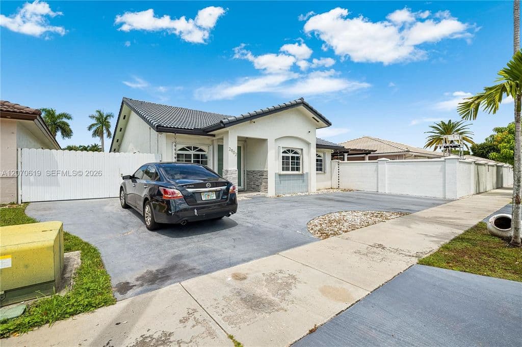 4+1 Müstakil ev — 2902 SW 136th Ct