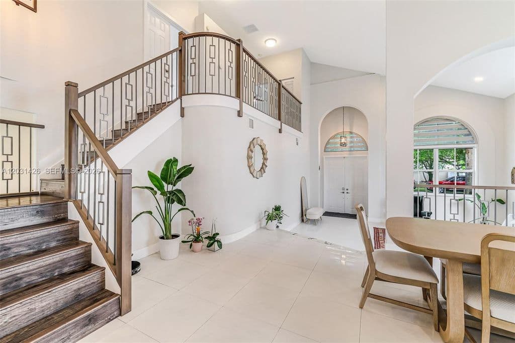 4-bedroom Single-Family Home — 15815 SW 52nd Ct