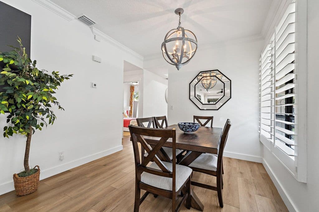 2+1 Mülk — 299 Old Meadow Way
