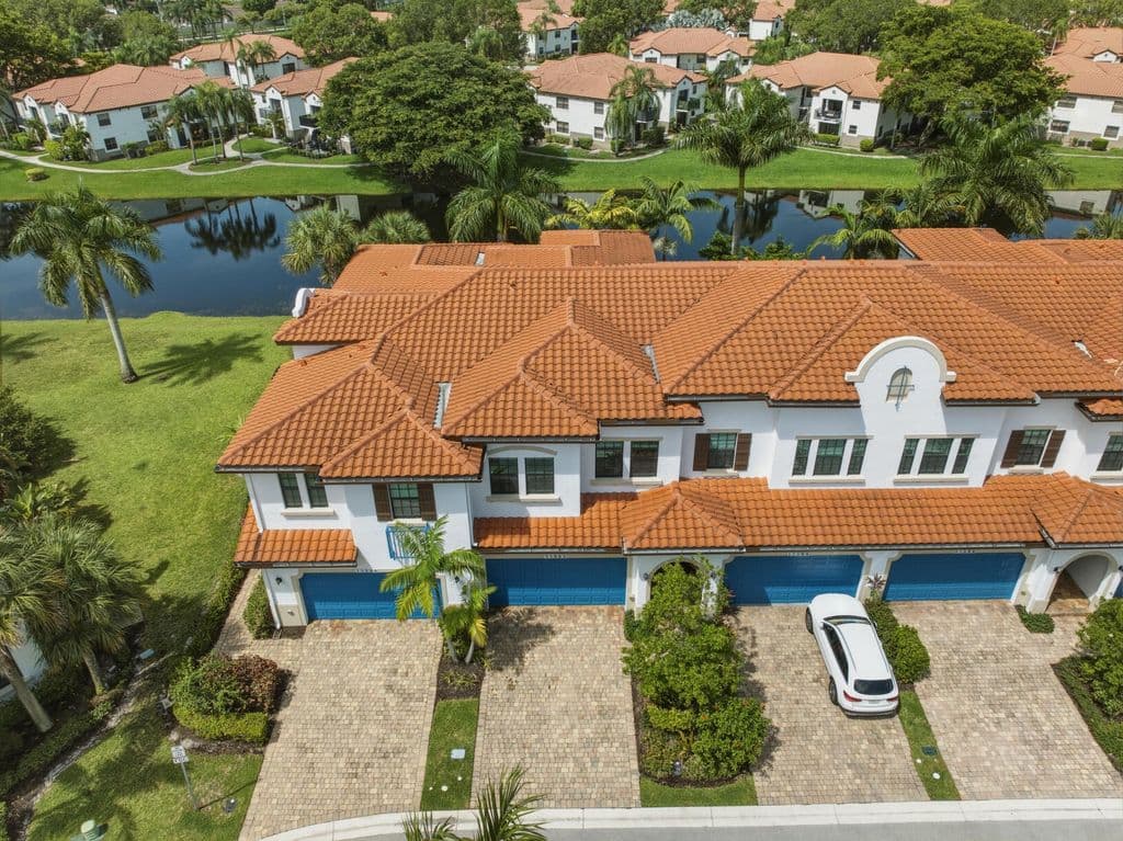 3-bedroom Property — 11562 SW 13th Lane