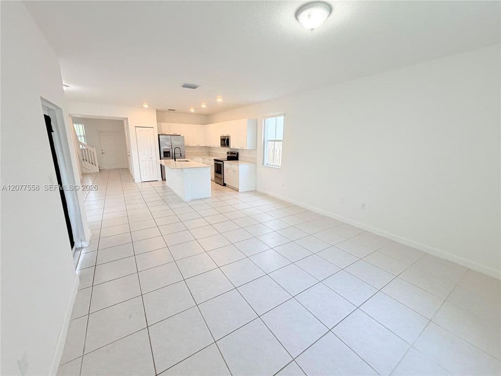 3-bedroom Single-Family Home — 2405 NW 131st Cir