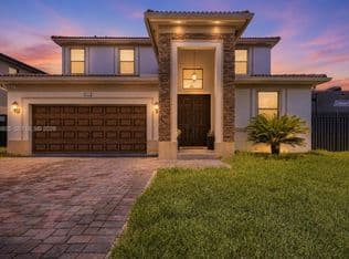 5-bedroom Single-Family Home — 13650 SW 272nd Ter, Homestead, 33032