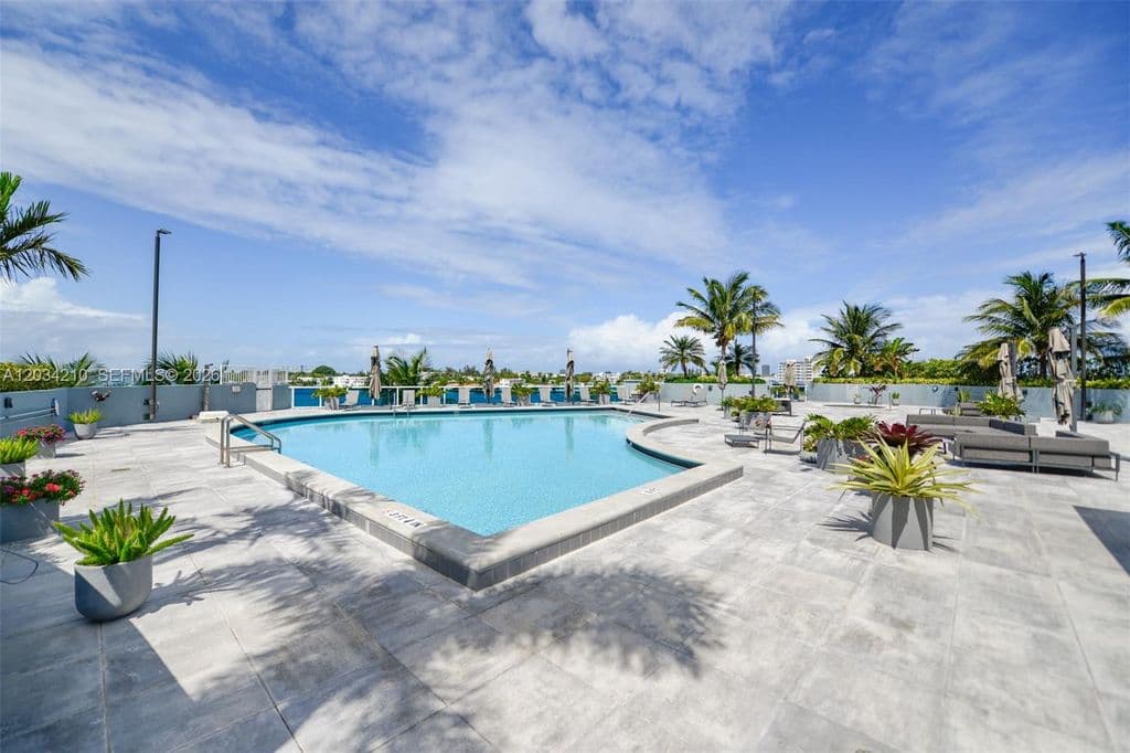 2+1 Condo — 1881 79th Street Cswy APT 2004