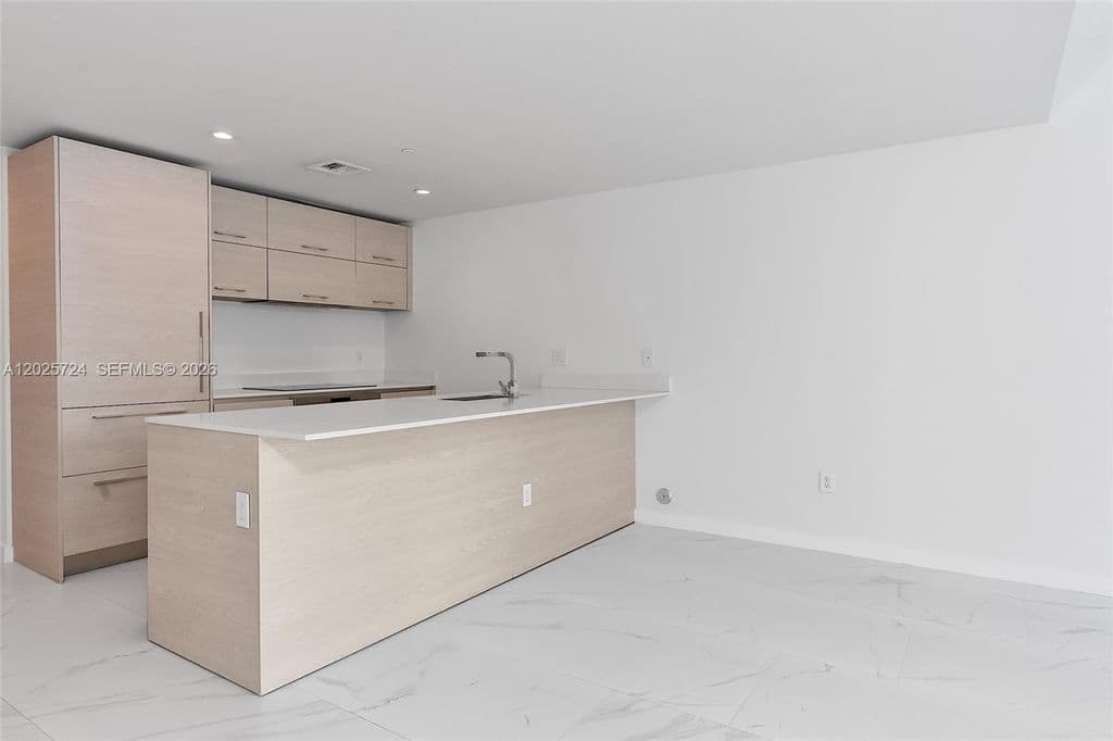 2+1 Condo — 1300 S Miami Ave Unit 3211