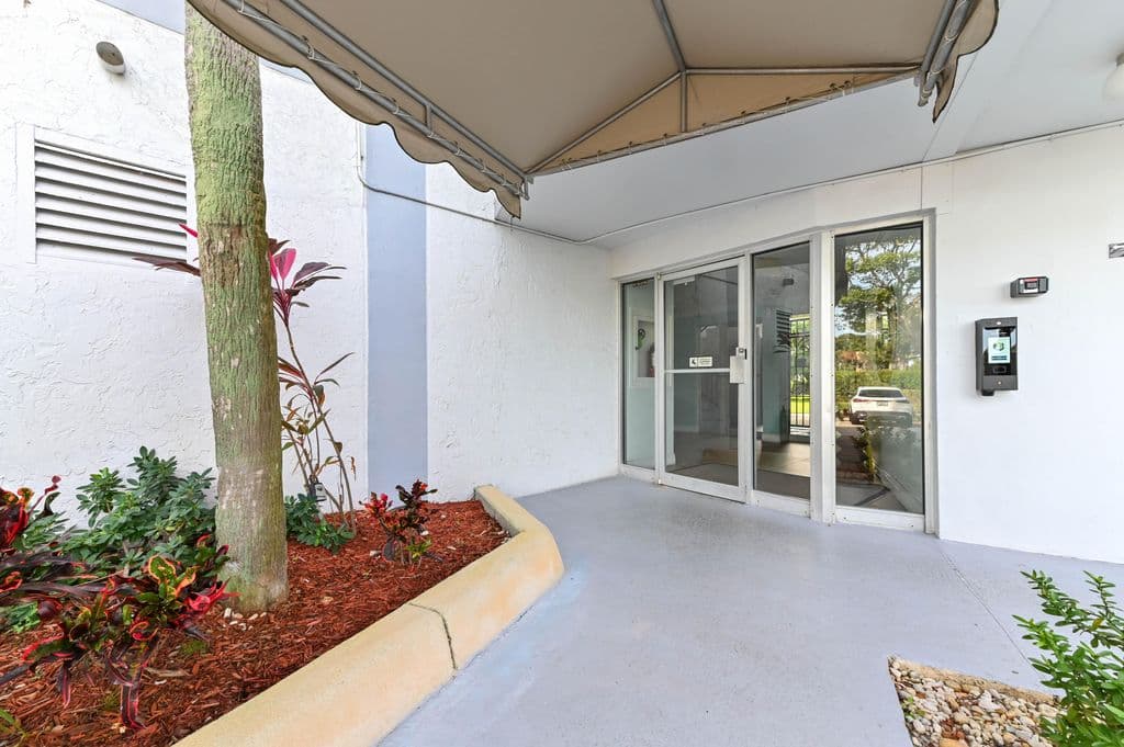 3-bedroom Condo — 198 NW 67th Street #207