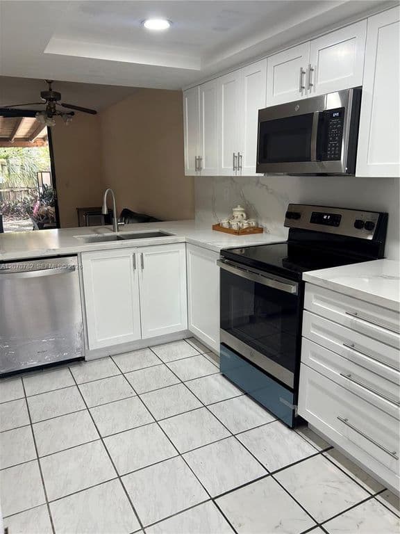 2-bedroom Property — 12242 SW 16th Ter #102-L