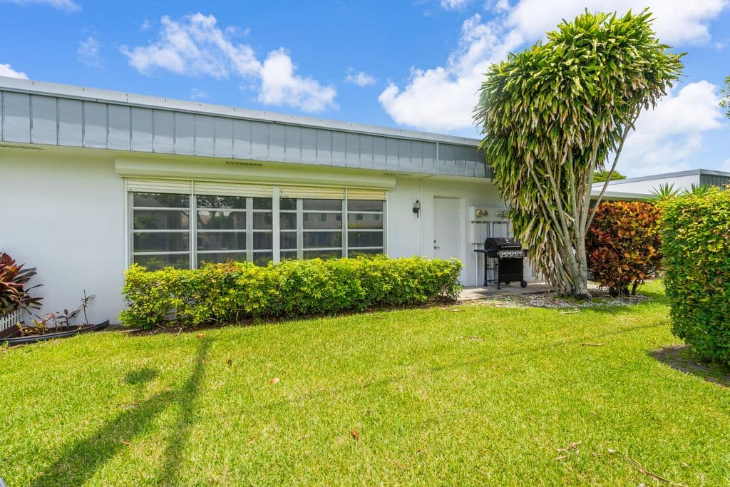 2+1 Condo — 2886 Fernley Drive E #76