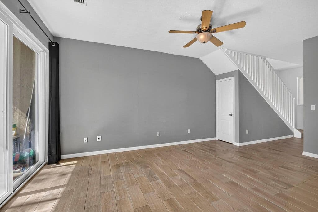 2-bedroom Property — 333 River Bluff Lane