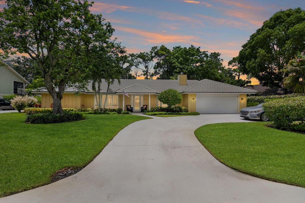 3-bedroom Single-Family Home — 26 Cambria Road W