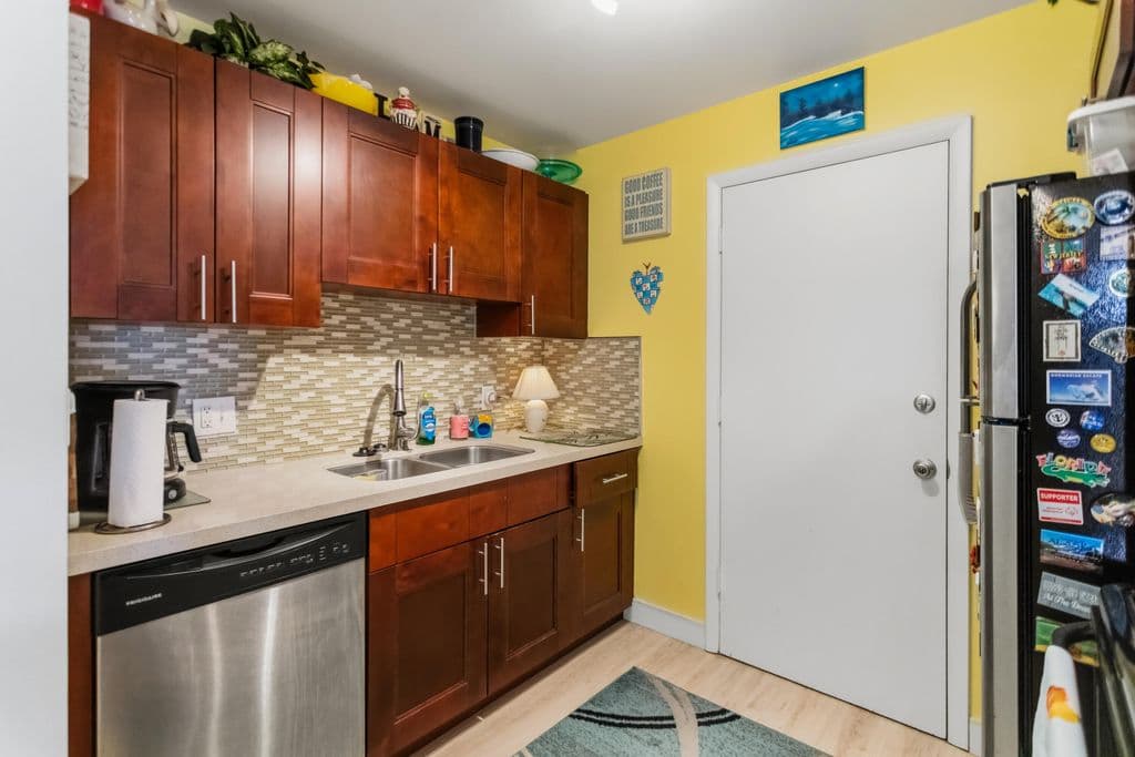 2-bedroom Condo — 101 E Mcnab Road #408