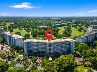 2-bedroom Condo — 625 Oaks Drive #405, Pompano Beach, 33069