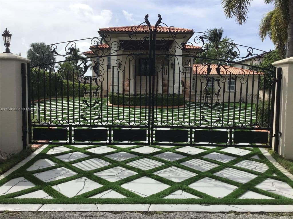 5+1 Müstakil ev — 13460 SW 32nd St
